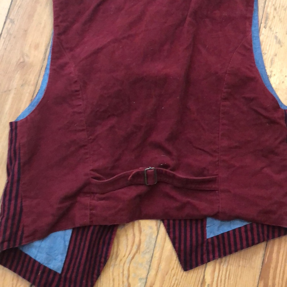 Corduroy collared vest - Picture 6 of 6